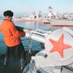 Rosyjskie krążowniki i niszczyciele odpalą rakiety na wodach dwóch mórz