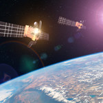 Rosyjskie satelity śledzą na orbicie te amerykańskie. Groźna broń na pokładzie
