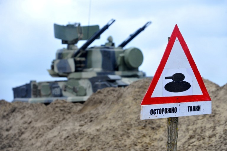 Rosyjskie wojska rozpoczynają czterodniowe manewry; zdj. ilustracyjne /SERGEY VENYAVSKY /AFP
