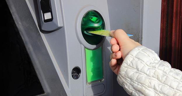 Rosyjskojęzyczne ugrupowanie Skimer zmusza bankomaty, by pomagały w kradzieży pieniędzy użytkowników /&copy;123RF/PICSEL