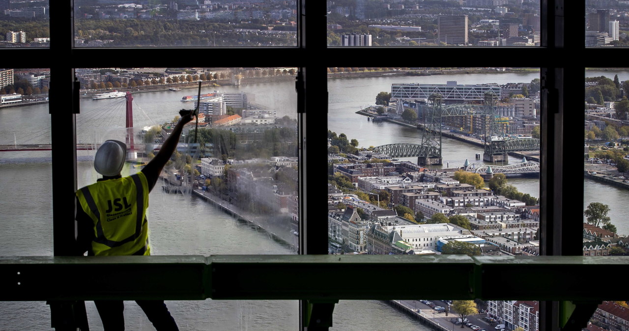 Rotterdam: Najwyższy budynek mieszkalny w krajach Beneluksu /KOEN VAN WEEL /PAP/EPA