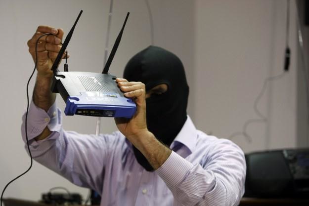 Routery są narażone na ataki cyberprzestępców /AFP