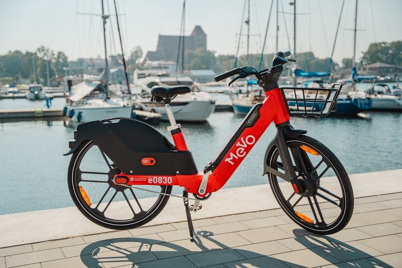 Rower metropolitalny Mevo w Trójmieście wszedł w kolejną fazę testów. Niestety nie wszyscy potrafią szanować jednoślady i jest sporo doniesień o ich niszczeniu /OMGGS /materiały prasowe