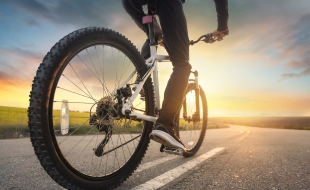 Rowerowa promocja krwiodawstwa. Policjant z Płocka przejedzie 1,4 tys. km