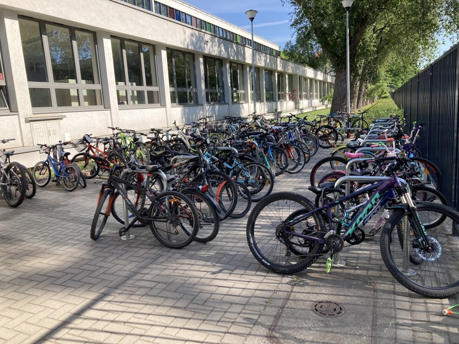 Rowerowy gąszcz pod jedną ze szkół /Urząd Miasta we Wrocławiu /