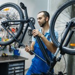 Rowerzyści dostają cennik za serwis roweru. Łapią się za głowę