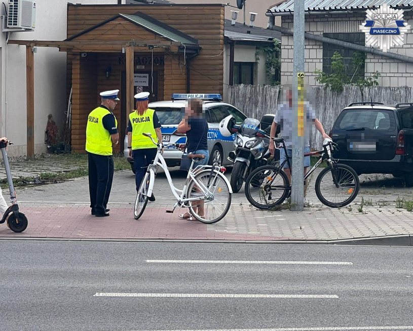 Rowerzyści dostawali mandaty za jeżdżenie po przejściach dla pieszych /Policja