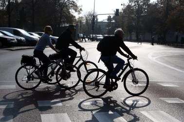 Rowerzyści kontra piesi i kierowcy. Lista zarzutów