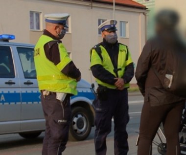 Rowerzysta wjechał w pieszą na chodniku. Co na to policja?