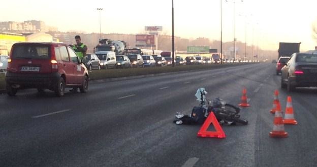 Rowerzysta został potrącony przez pandę /INTERIA.PL