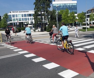 Rowerzysto, nie zawsze masz pierwszeństwo. Nawet na przejeździe!