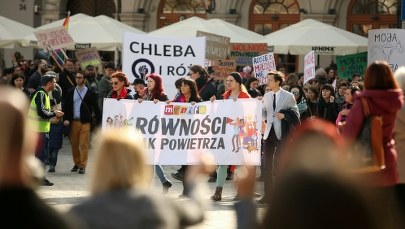 „Równość, wolność, bezpieczeństwo”, „Moje ciało, moja sprawa”. Manifa w Krakowie