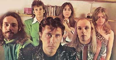 Roxy Music w latach 70. (Brian Eno drugi z prawej) /