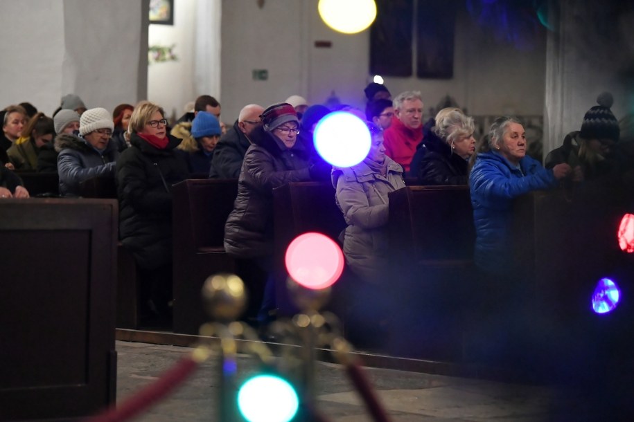 Różaniec w bazylice Mariackiej w intencji prezydenta Gdańska Pawła Adamowicza / 	PAP/Adam Warżawa /PAP