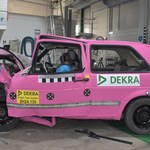 Rozbili starego Volkswagena Golfa. Test nie pozostawił złudzeń