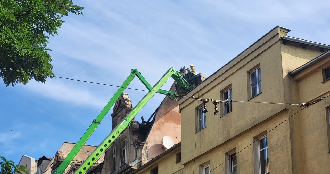 Rozbiórka spalonej kamienicy przy ul. Kraszewskiego w Poznaniu