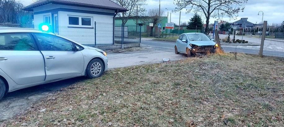 Rozbita mazda /KPP Pajęczno /Policja