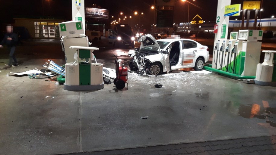 Rozbita taksówka, za której kierownicą siedziała 17-latka /Słuchacz RMF FM /Gorąca Linia RMF FM