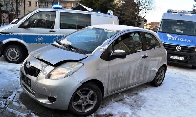 Rozbita toyota w Nowym Sączu /Materiał udostępniony /Policja