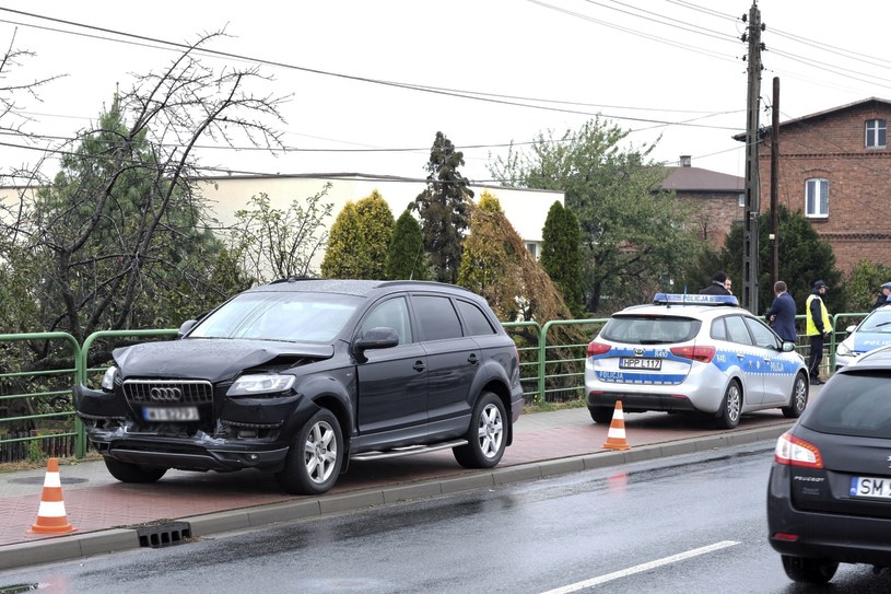 Rozbite Audi Q7 należące do SOP / Andrzej Grygiel /PAP