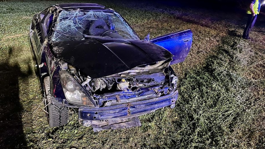 Rozbite auto, które prowadził 22-latek /Fot. KPP Krotoszyn /Policja