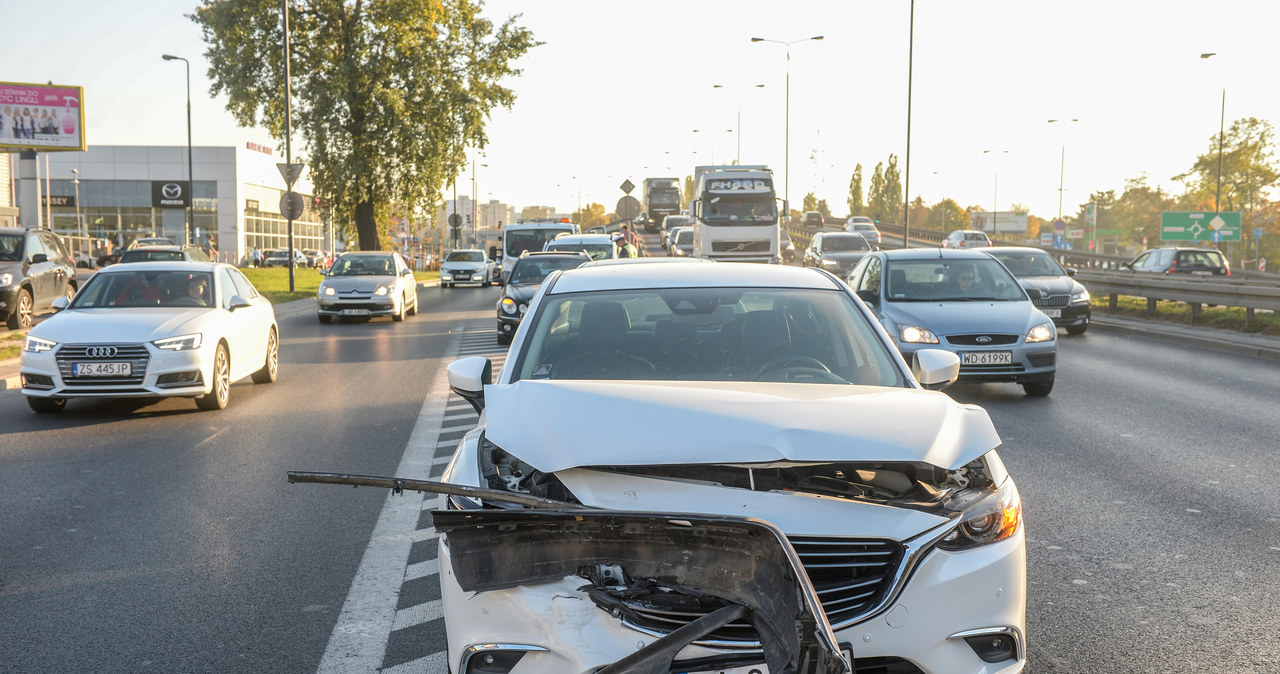 Rozbite auto w abonamencie? To nie musi być kłopot /Jan Bielecki /East News