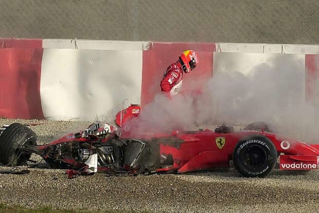 Rozbite Ferrari Schumachera (kliknij) /poboczem.pl