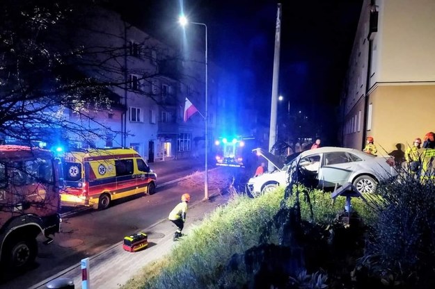 Rozbite samochody /KP PSP Ustrzyki Dolne /Policja