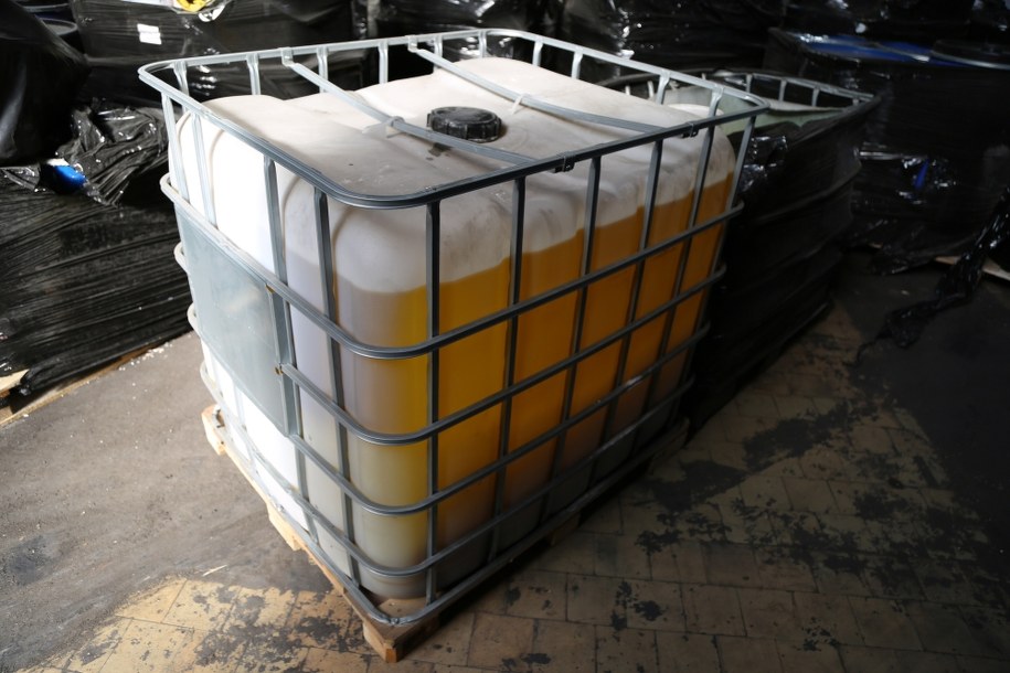 Rozbito zorganizowaną grupę przestępczą zajmującą się nielegalnym składowaniem niebezpiecznych odpadów /Policja