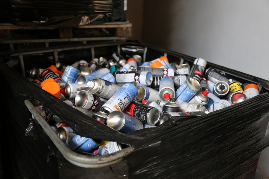 Rozbito zorganizowaną grupę przestępczą zajmującą się nielegalnym składowaniem niebezpiecznych odpadów /Policja