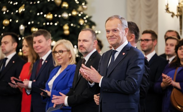 Rozczarowujący liderzy i krytyczne oceny. Polacy o roku rządów Donalda Tuska