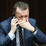 "Rozdwojenie jaźni czy amnezja?". Błaszczak rok temu: "Fundusz SAFE to szansa na rozwój"