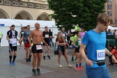 Rozgrzewka przed startem Cracovia Maratonu