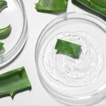 Rozjaśnij cienie pod oczami miksturą z aloesu i witaminy C. Domowy sposób na worki pod oczami