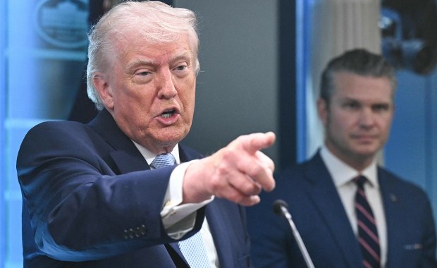 Rozjuszony przez Ormuz i Grenlandię. Trump wycofa część wojsk USA z Europy?