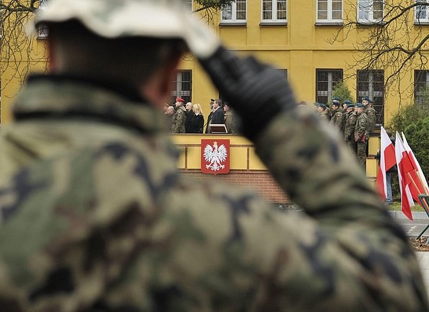 Rozkaz, to rozkaz... Polscy uczestniczą w kilku misjach NATO, m.in. w Afganistanie /East News
