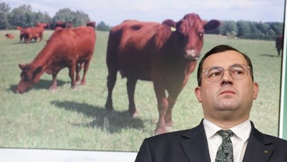 Rozlał gnojowicę przed domem ministra rolnictwa