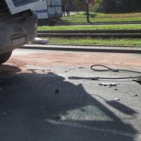 Przewrócona betoniarka blokuje "jedynkę" w Łodzi