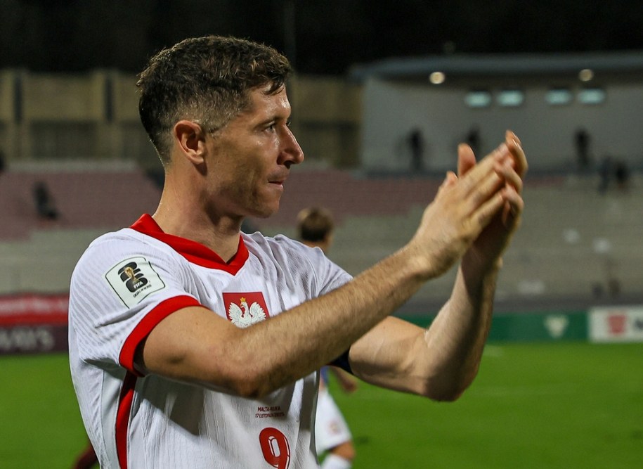 Rozlosowano grupy MŚ w piłce nożnej. Z kim mogą zagrać Polacy? /Beata Zawadzka/East News /East News