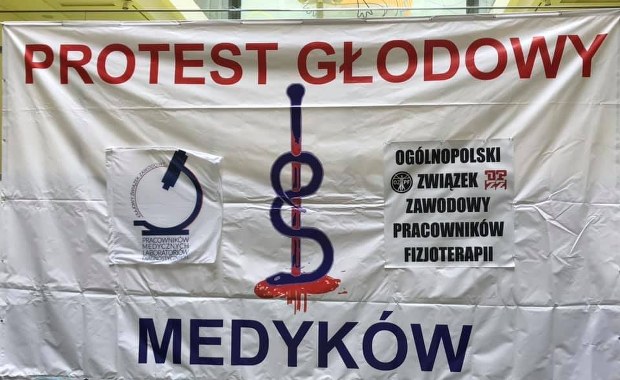Rozmowy MZ z fizjoterapeutami. Protestujący domagają się podwyżki