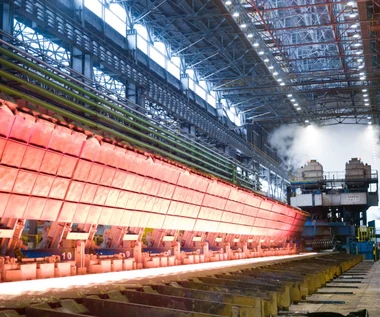 ​Rozmowy płacowe w koncernie ArcelorMittal Poland - związkowcy grożą protestem