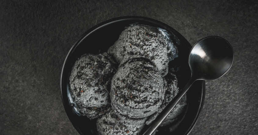 Różne smaki i kolory - lody rzemieślnicze to hit tego sezonu /123RF/PICSEL