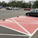 Różowe i żółte koperty na parkingach. Nowe przepisy rozwiążą problemy?