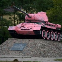 Różowy czołg w Wołominie