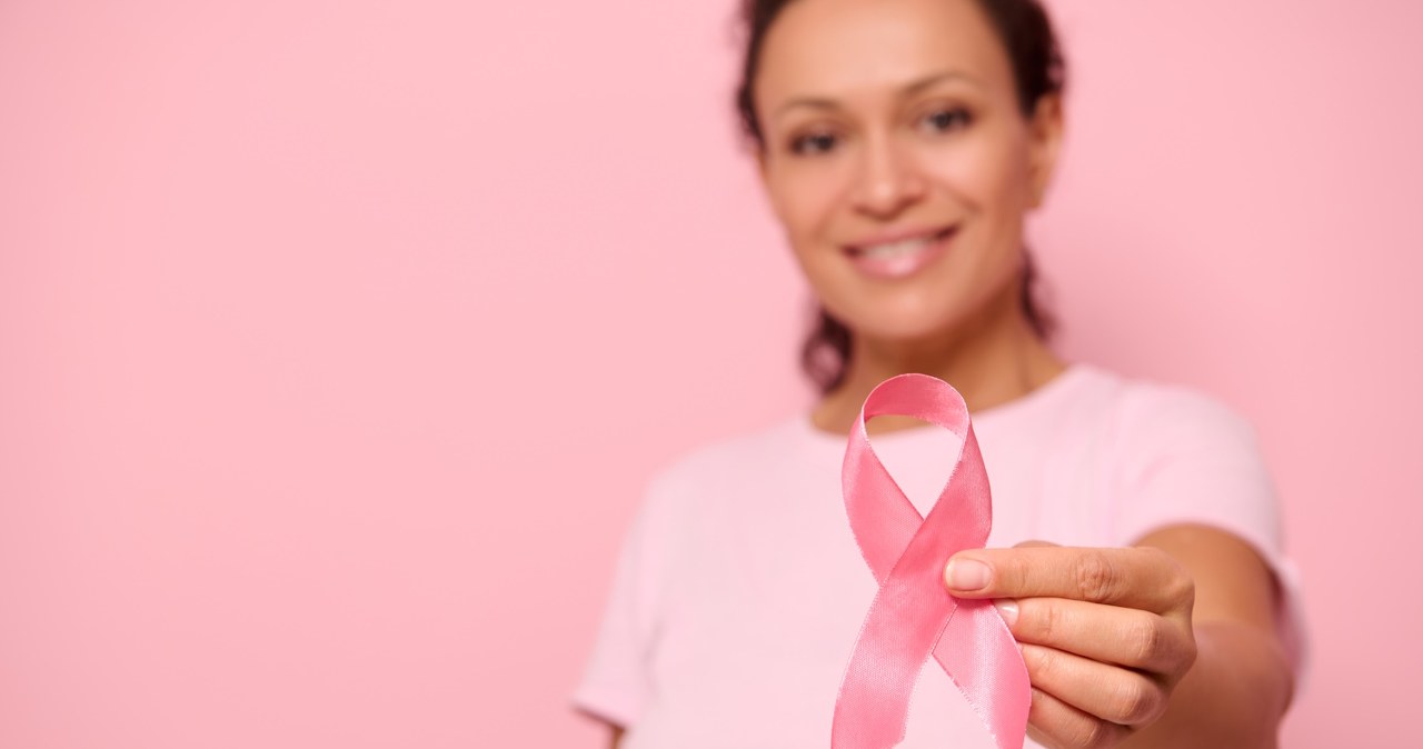 Różowy Październik przypomina, żeby umówić się do lekarza na badanie piersi /123RF/PICSEL