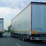 Rozpędził ciężarówkę do 137 km/h na autostradzie. Jak to w ogóle możliwe?