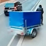 Rozpędzona przyczepa wjechała w mężczyznę. Wszystko nagrała kamera