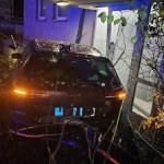 Gliwice Rozpędzone auto z impetem wjechało w blok. To cud, że nikt nie zginął