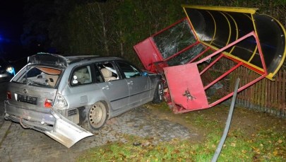 Rozpędzone bmw uderzyło w pieszego. Nastoletni kierowca zatrzymany po ucieczce