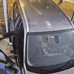 Rozpędzonym bmw wjechali do jubilera w Poznaniu. Złodzieje schwytani